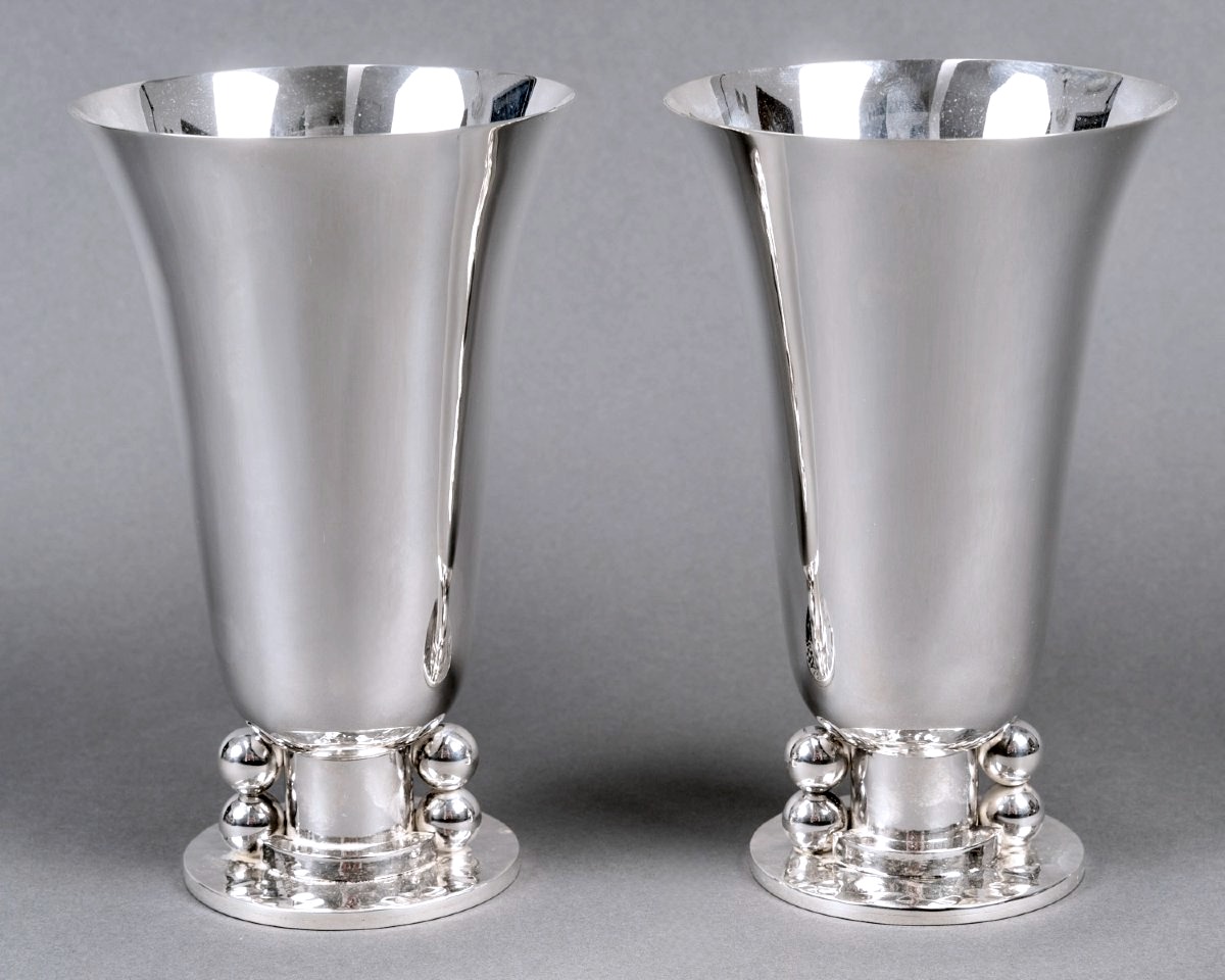 Jean Desprès - Paire de Vases Moderniste Métal Argenté Martelé