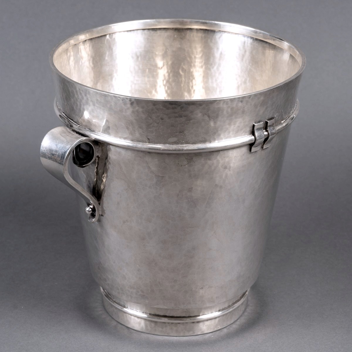 Jean Desprès - Large Champagne Bucket Modernist Hammered Silver-plated Metal-photo-3