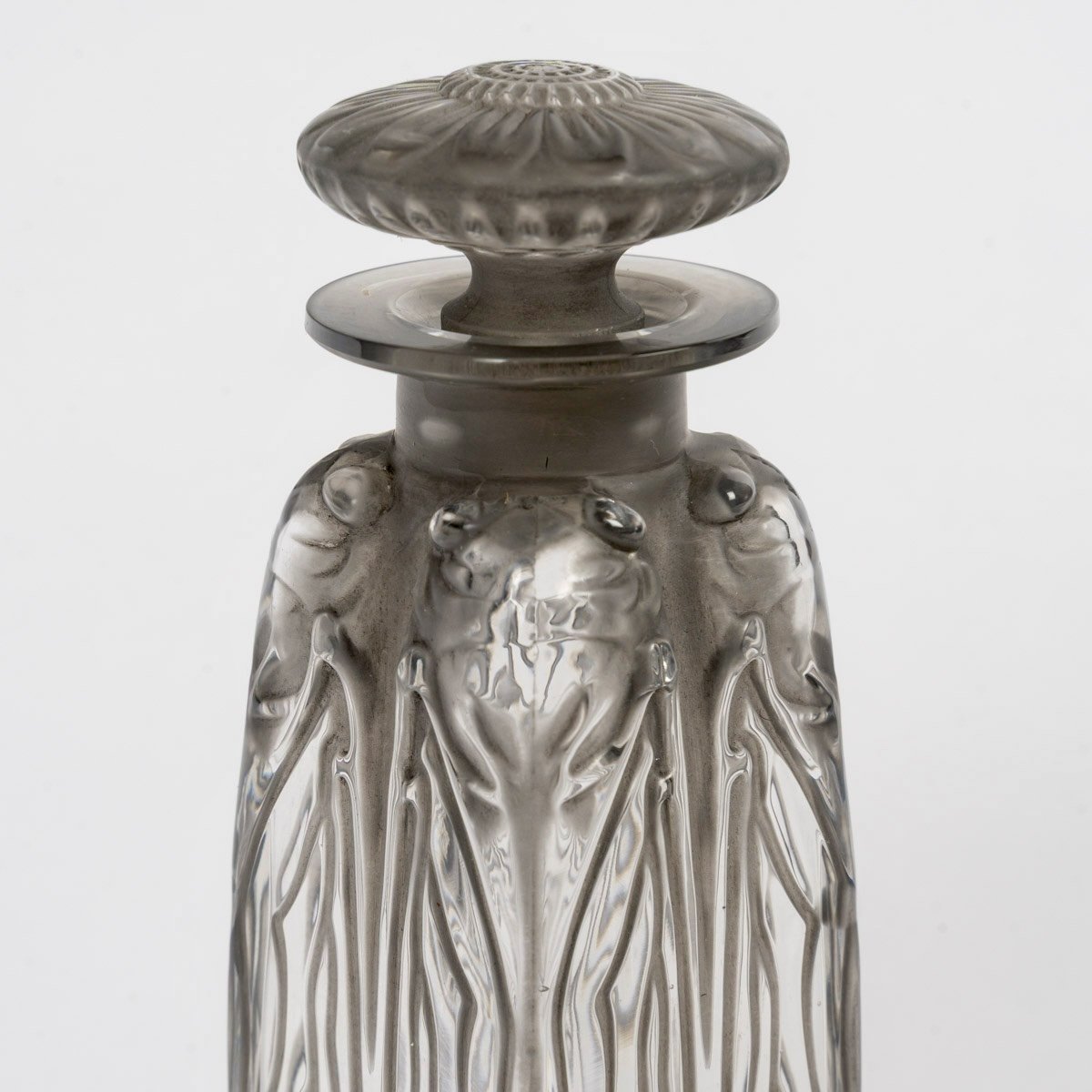 1910 René Lalique - Flacon Quatre Cigales Verre Blanc Patiné Gris-photo-1
