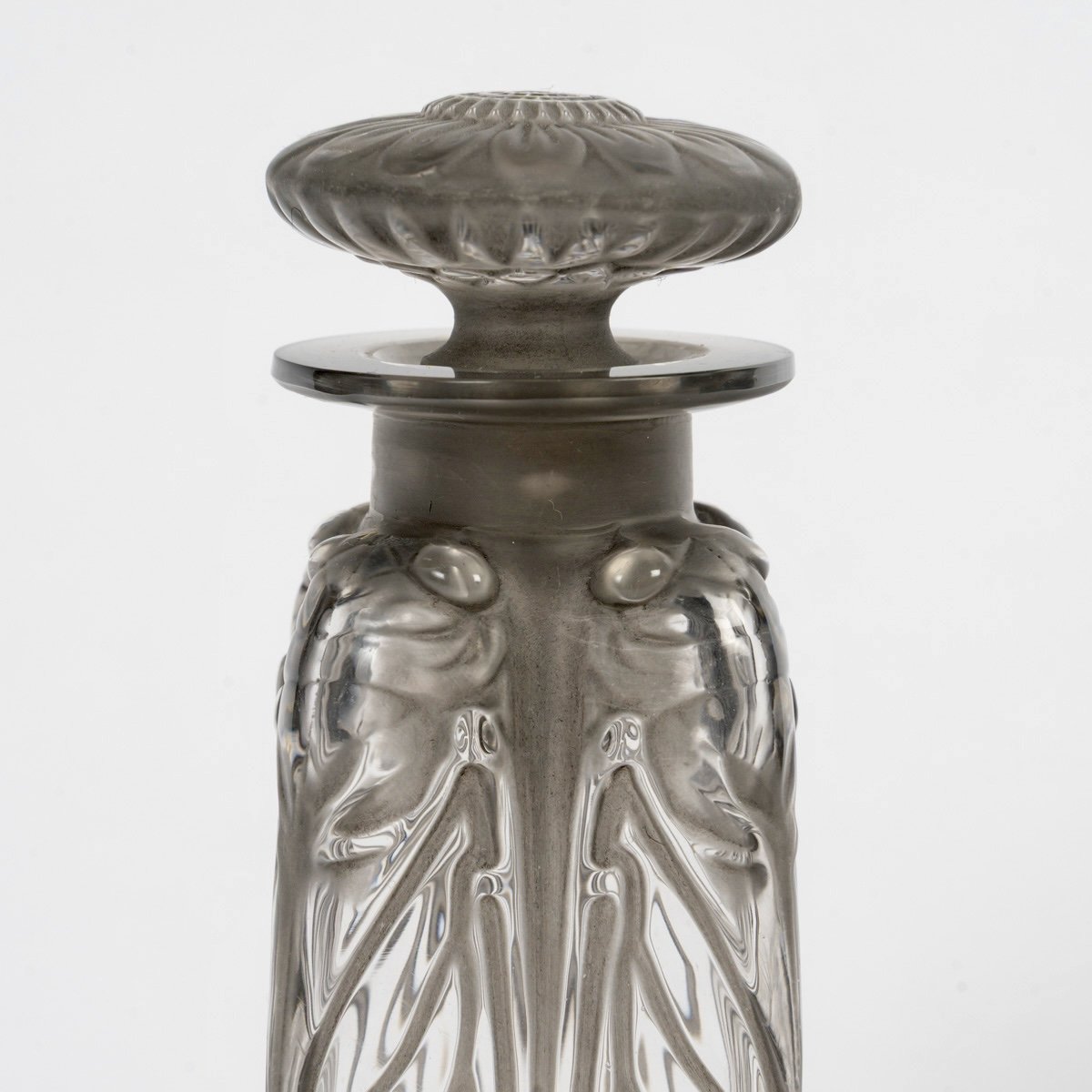 1910 René Lalique - Flacon Quatre Cigales Verre Blanc Patiné Gris-photo-2