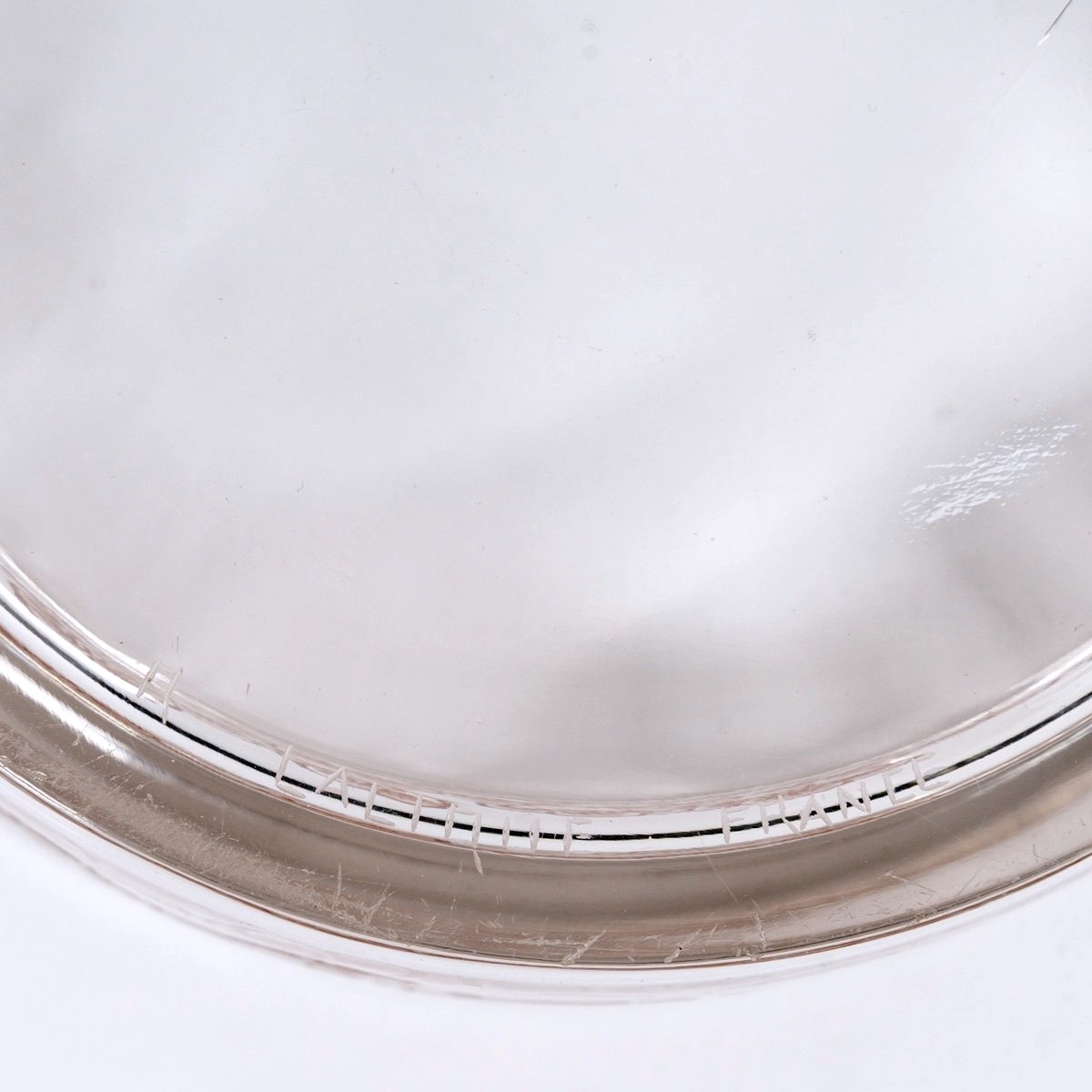 1926 René Lalique - Boîte Boutons d'Or Verre Blanc Patiné Rouge-photo-1
