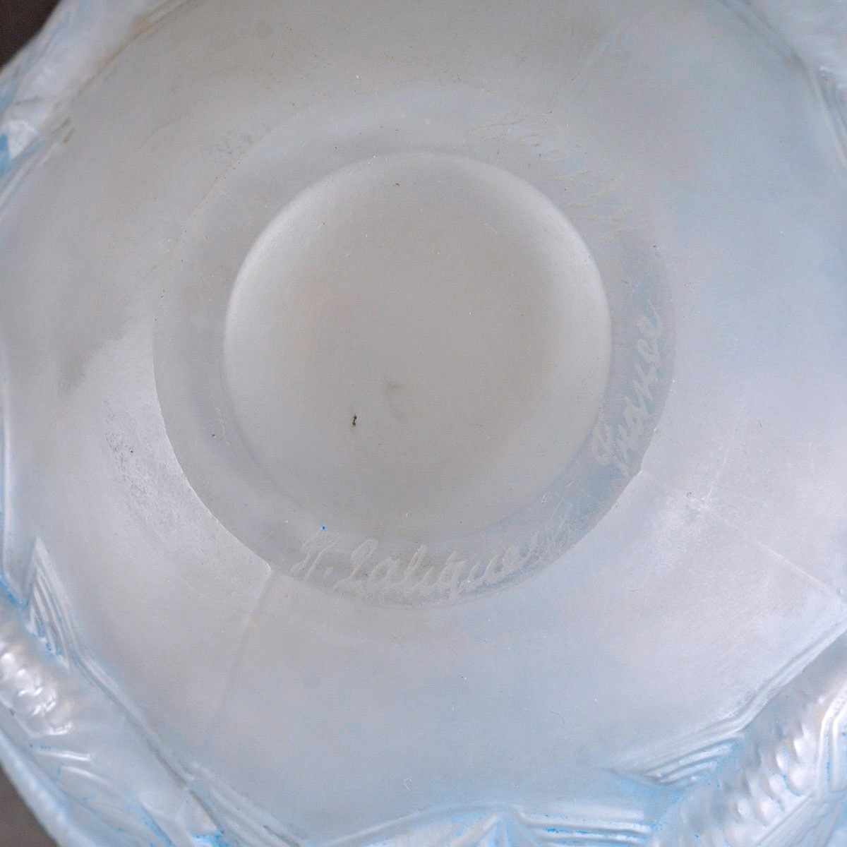 1927 René Lalique - Vase Oléron Verre Opalescent Patiné Bleu-photo-4