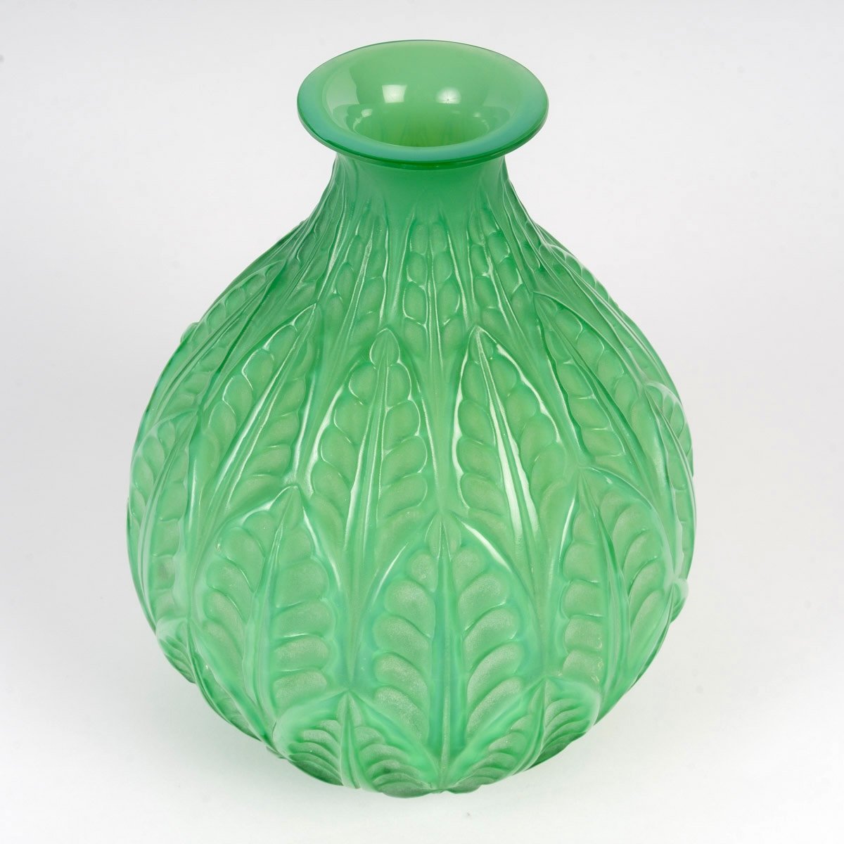 1927 René Lalique - Vase Malesherbes Cased Jade Green Glass-photo-2