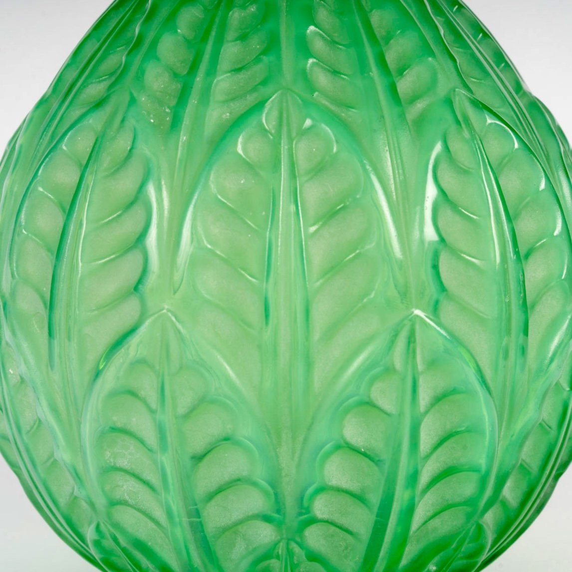1927 René Lalique - Vase Malesherbes Cased Jade Green Glass-photo-4