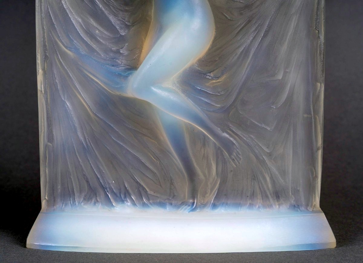 1925 René Lalique - Statuette Thais Opalescent Glass-photo-1