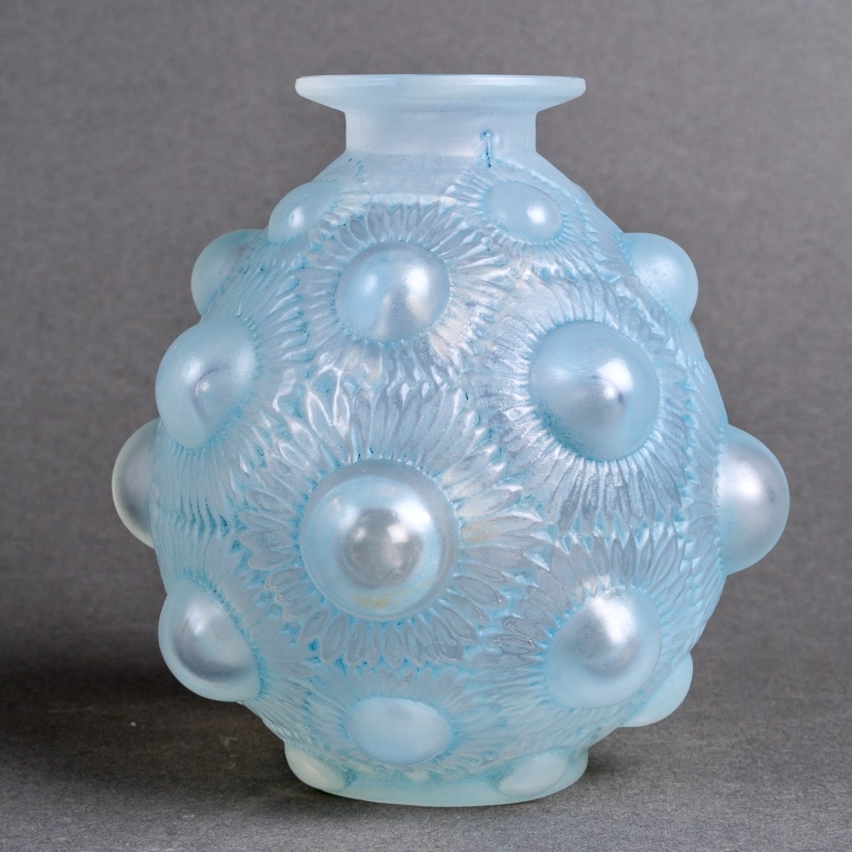 1927 René Lalique - Vase Tournesols Verre Opalescent Patiné Bleu 