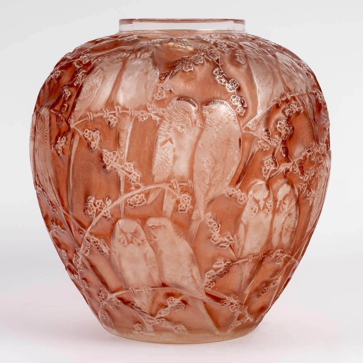 1919 René Lalique - Vase Perruches Parrots Glass With Coral Pink Patina