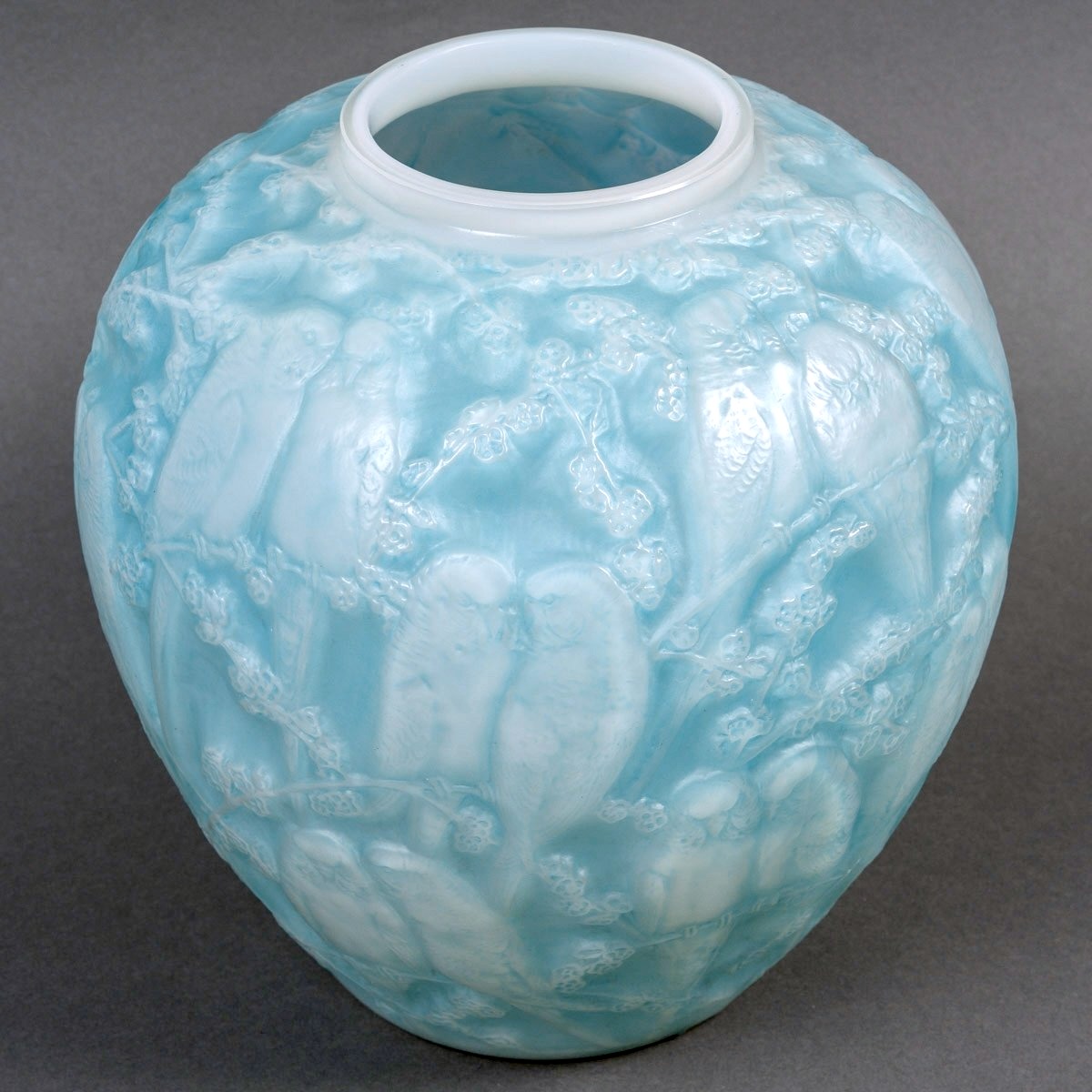 1919 René Lalique - Vase Perruches Parrots Opalescent Glass With Blue Patina-photo-2