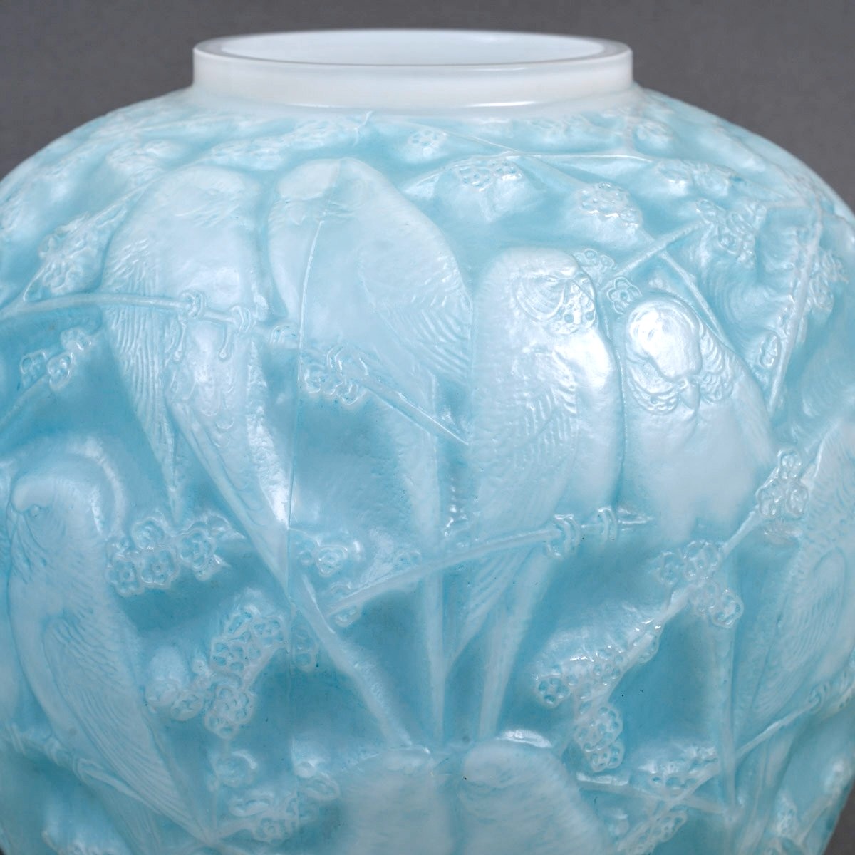 1919 René Lalique - Vase Perruches Parrots Opalescent Glass With Blue Patina-photo-3