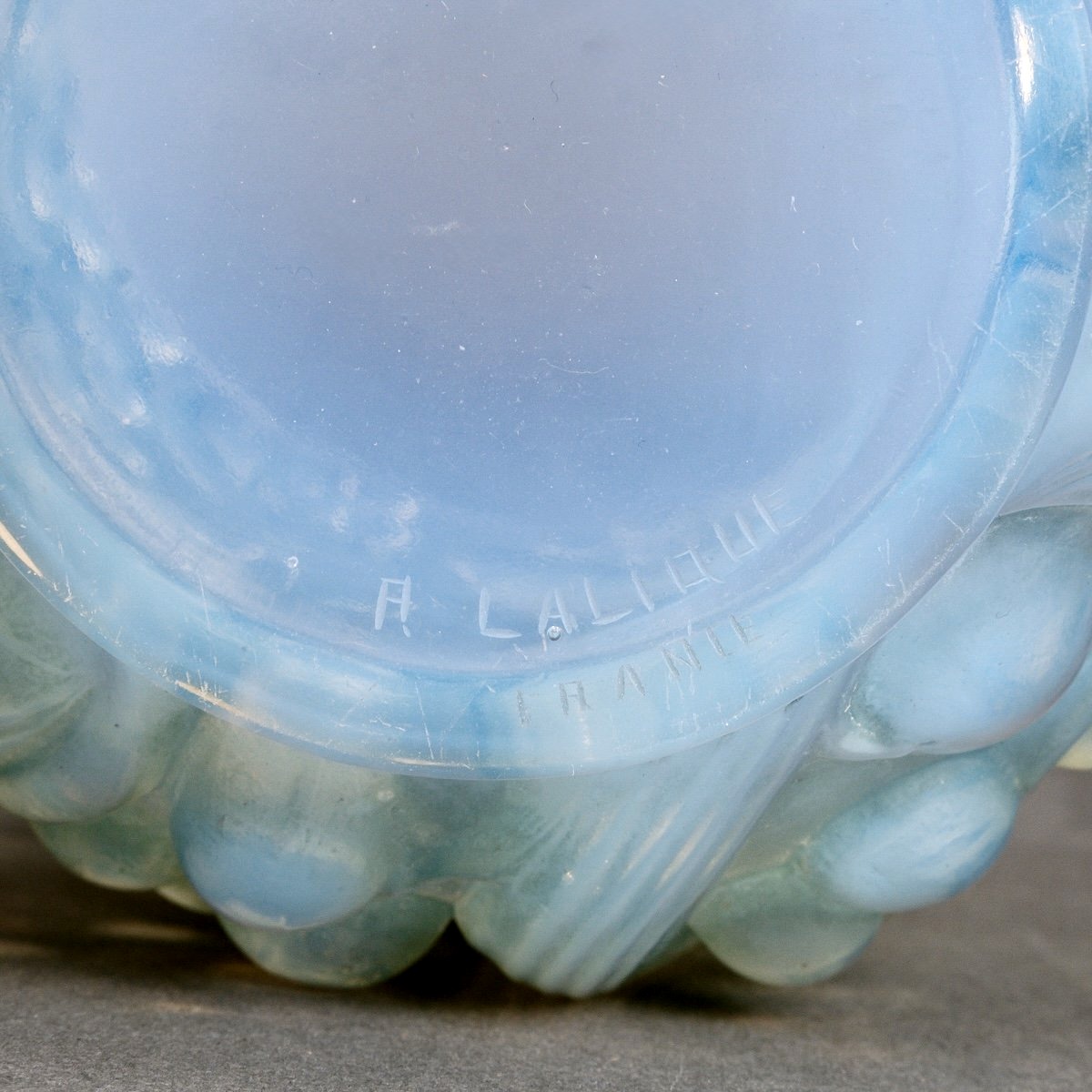 1927 René Lalique - Vase Avallon Verre Opalescent Patiné Bleu-photo-2