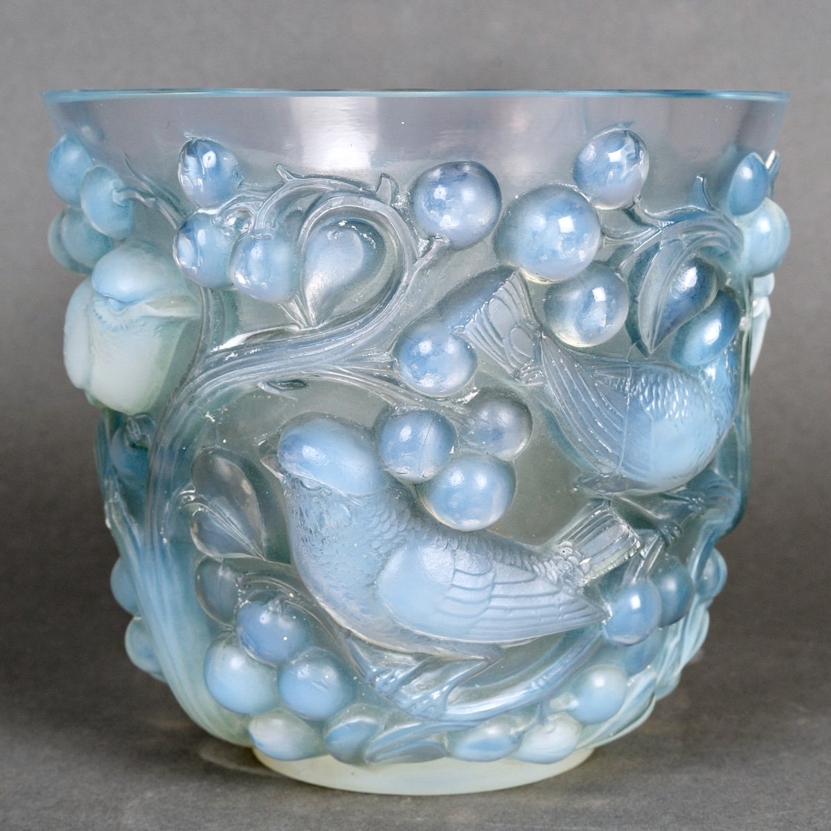 1927 René Lalique - Vase Avallon Verre Opalescent Patiné Bleu