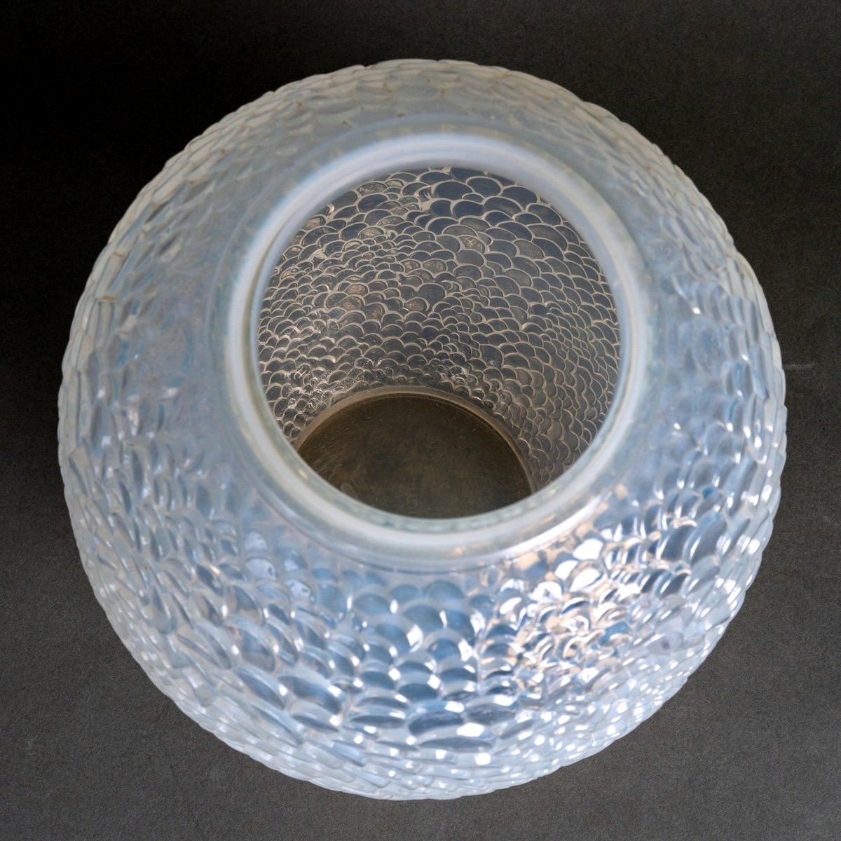 1932 René Lalique - Art Déco Vase Ecailles Verre Opalescent-photo-3