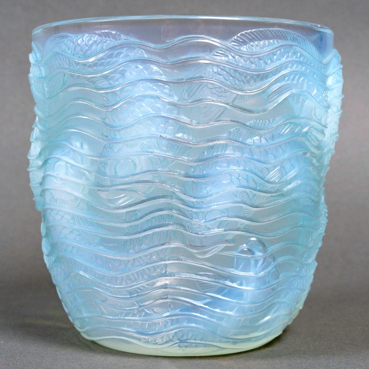 1932 René Lalique - Vase Dauphins Dolphins Opalescent Glass With Blue Patina-photo-2