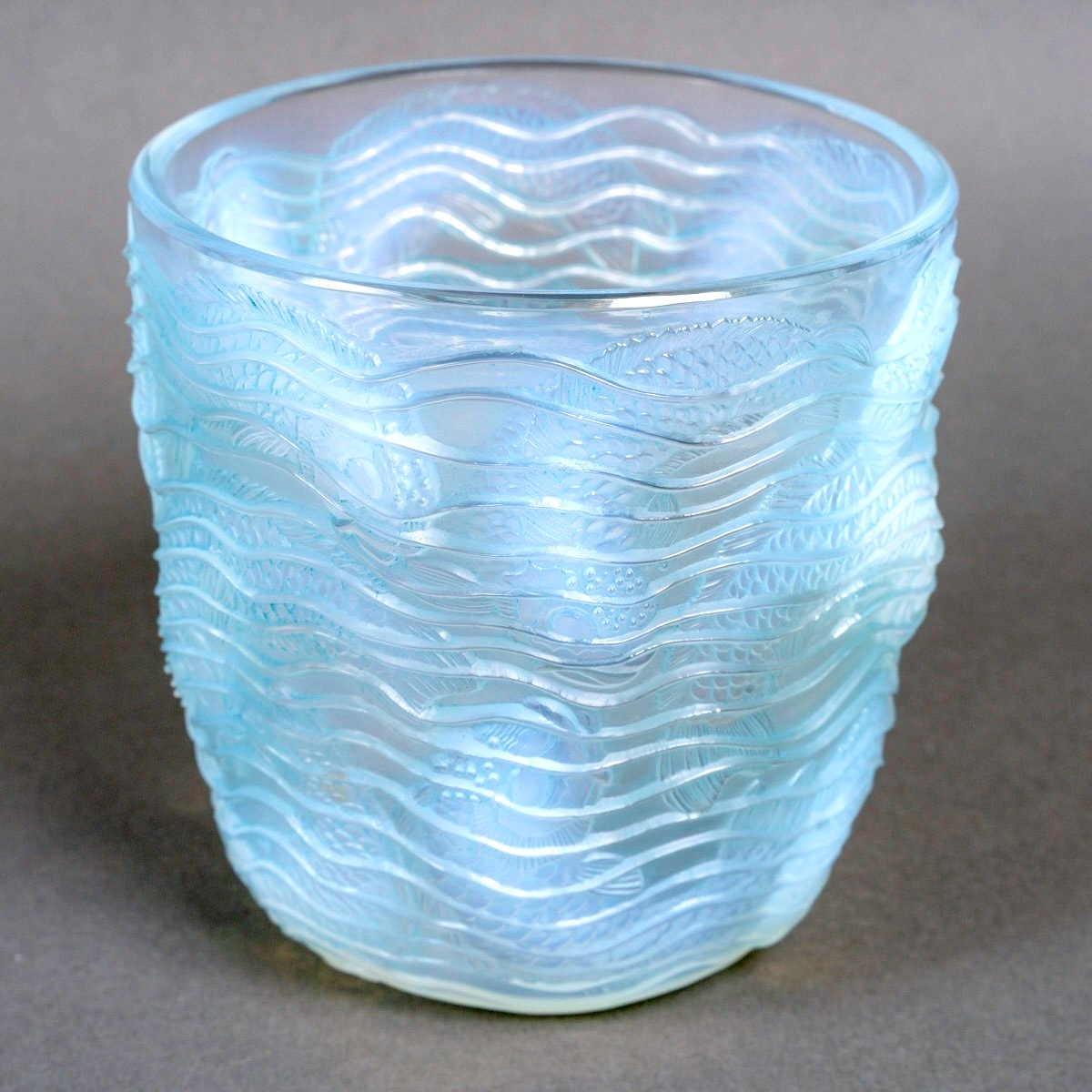 1932 René Lalique - Vase Dauphins Dolphins Opalescent Glass With Blue Patina-photo-3