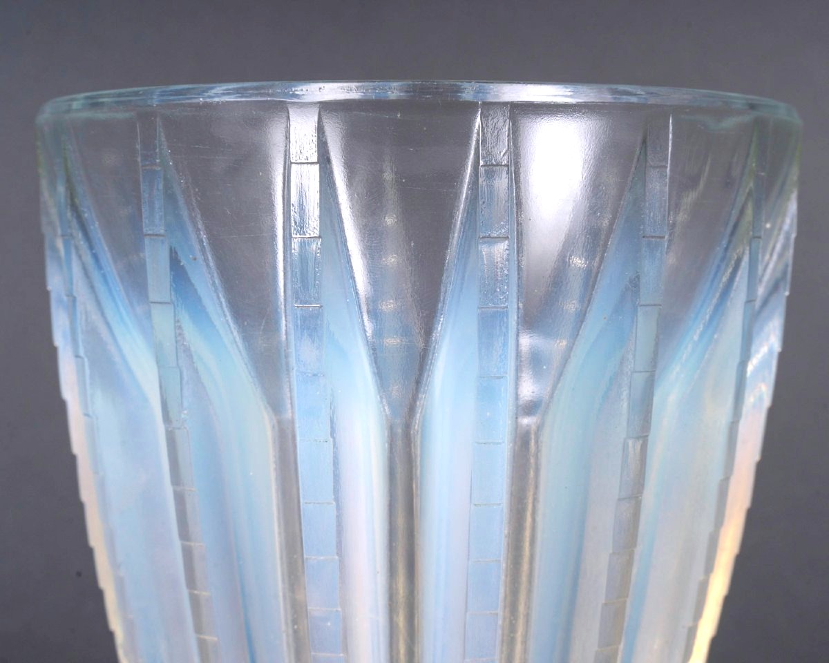 1933 René Lalique - Art Deco Vase Chamonix Opalescent Glass-photo-4