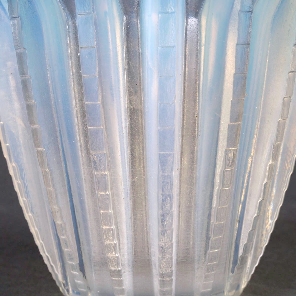 1933 René Lalique - Art Deco Vase Chamonix Opalescent Glass-photo-1