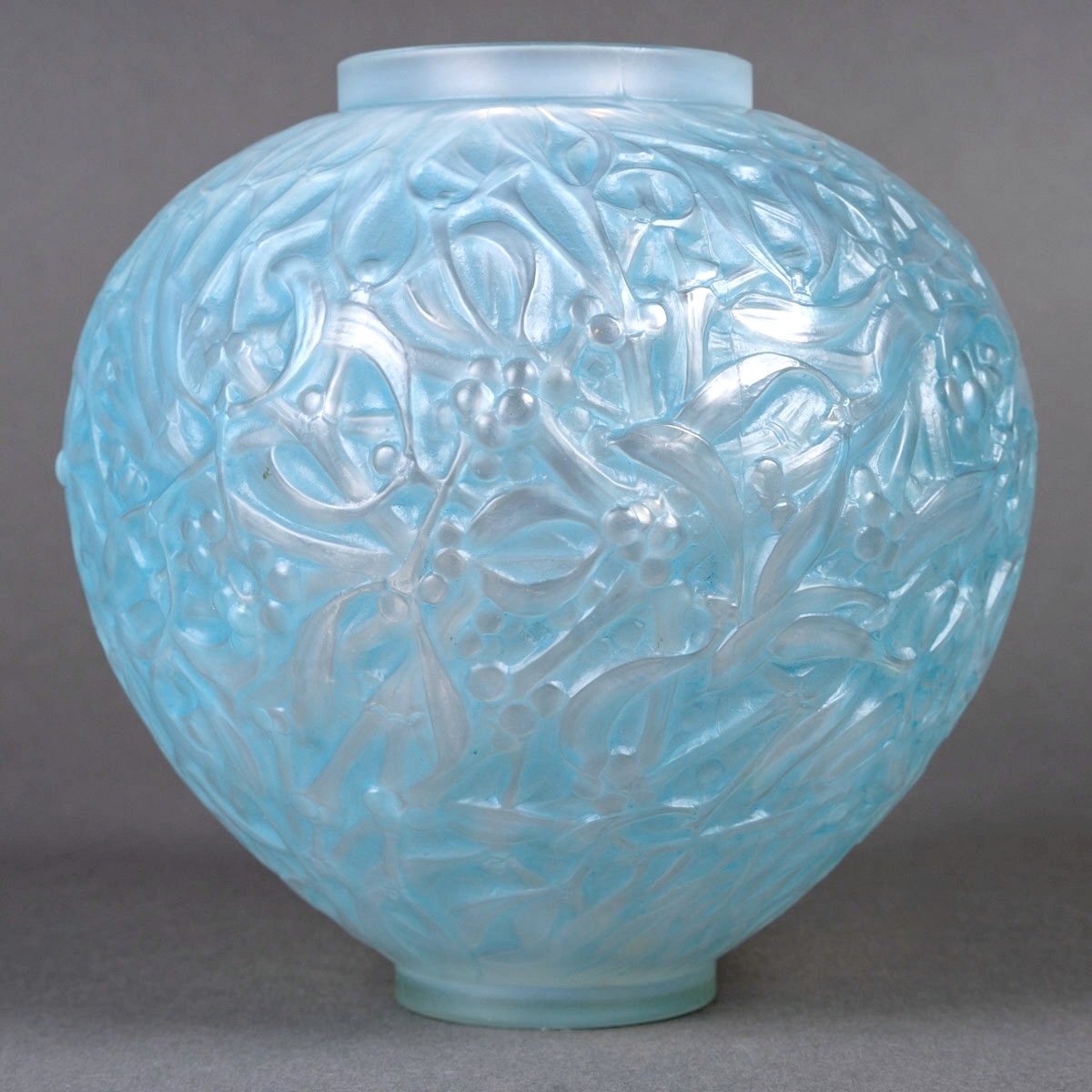 1920 René Lalique - Vase Gui Verre Opalescent Patiné Bleu