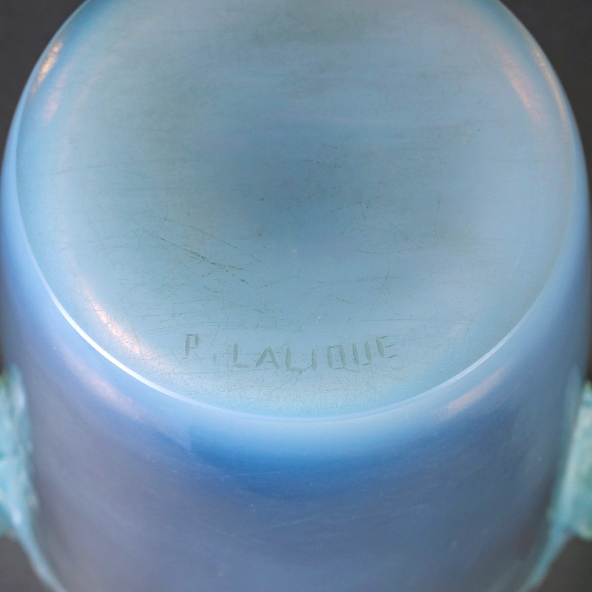 1926 René Lalique - Vase Chamarande Verre Opalescent Patiné Bleu-photo-2