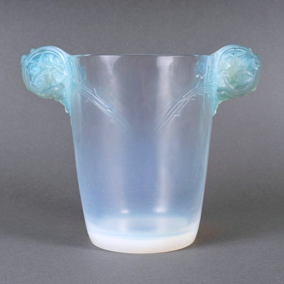 1926 René Lalique - Vase Chamarande Verre Opalescent Patiné Bleu