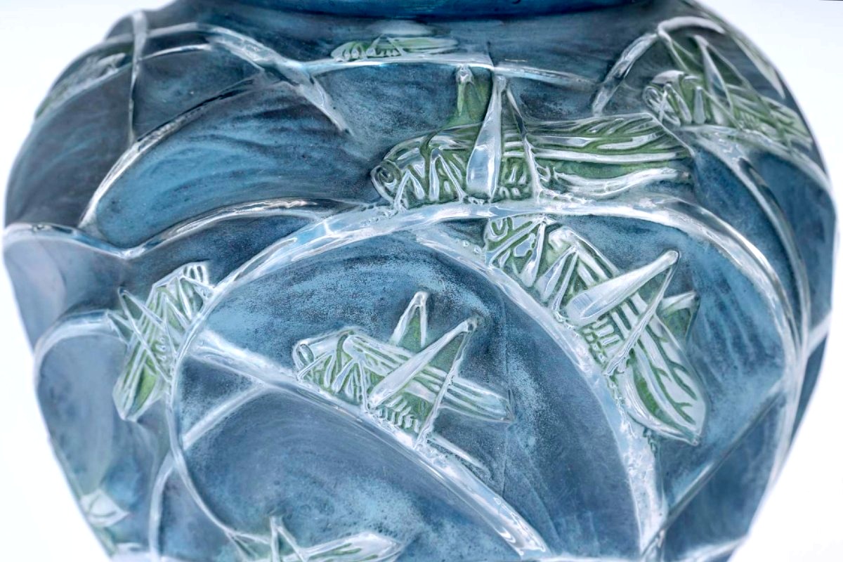 1912 René Lalique - Vase Sauterelles Grasshoppers Glass With Blue And Green Patina-photo-2