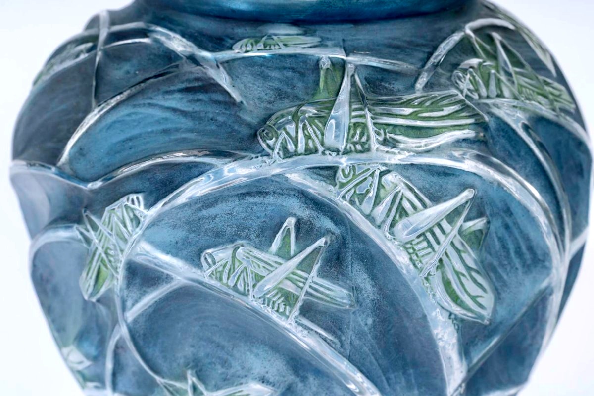 1912 René Lalique - Vase Sauterelles Grasshoppers Glass With Blue And Green Patina-photo-3