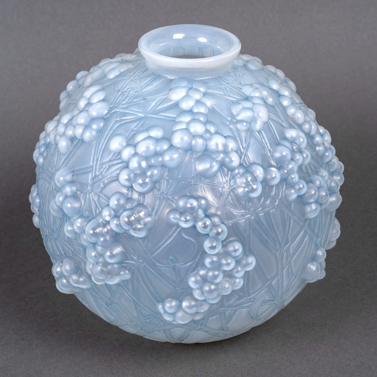 1924 René Lalique - Vase Druide Opalescent Glass With Blue Patina-photo-3