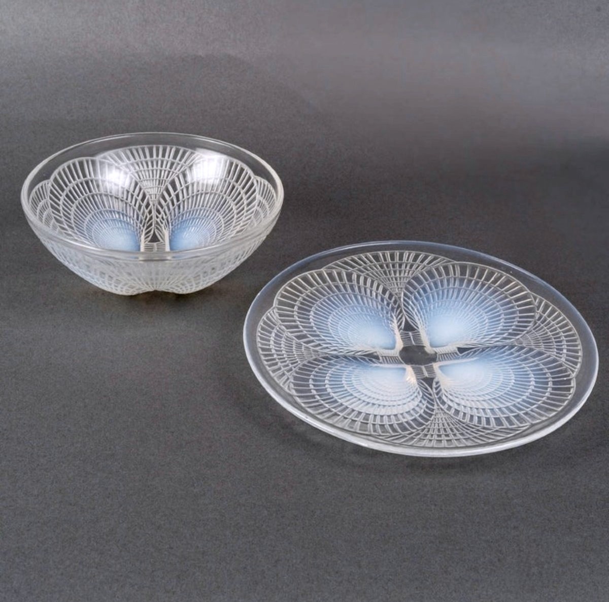 1924 René Lalique - Service Coquilles Verre Opalescent Assiettes et Bols - 12 Pièces-photo-4
