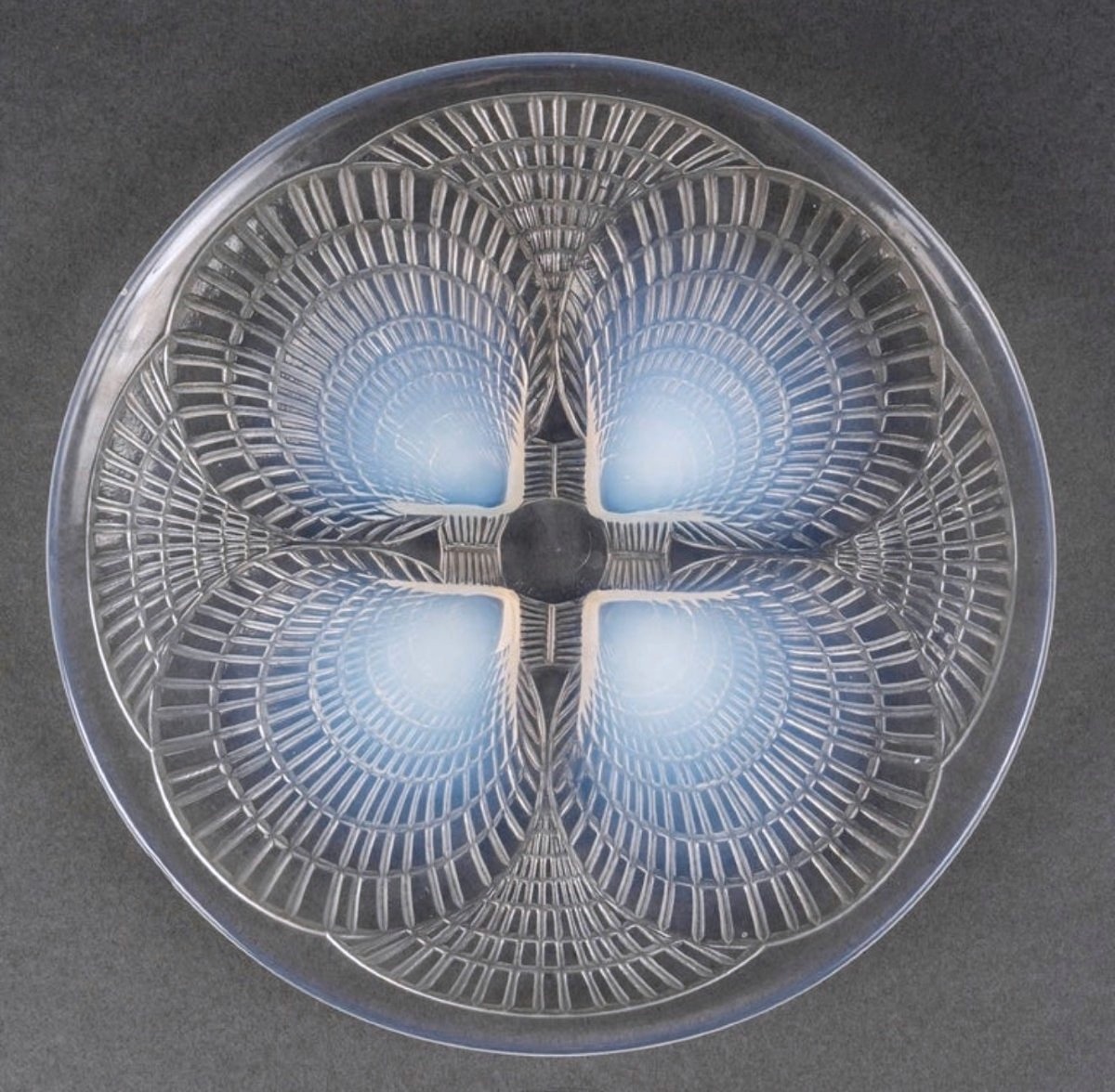 1924 René Lalique - Service Coquilles Verre Opalescent Assiettes et Bols - 12 Pièces-photo-2