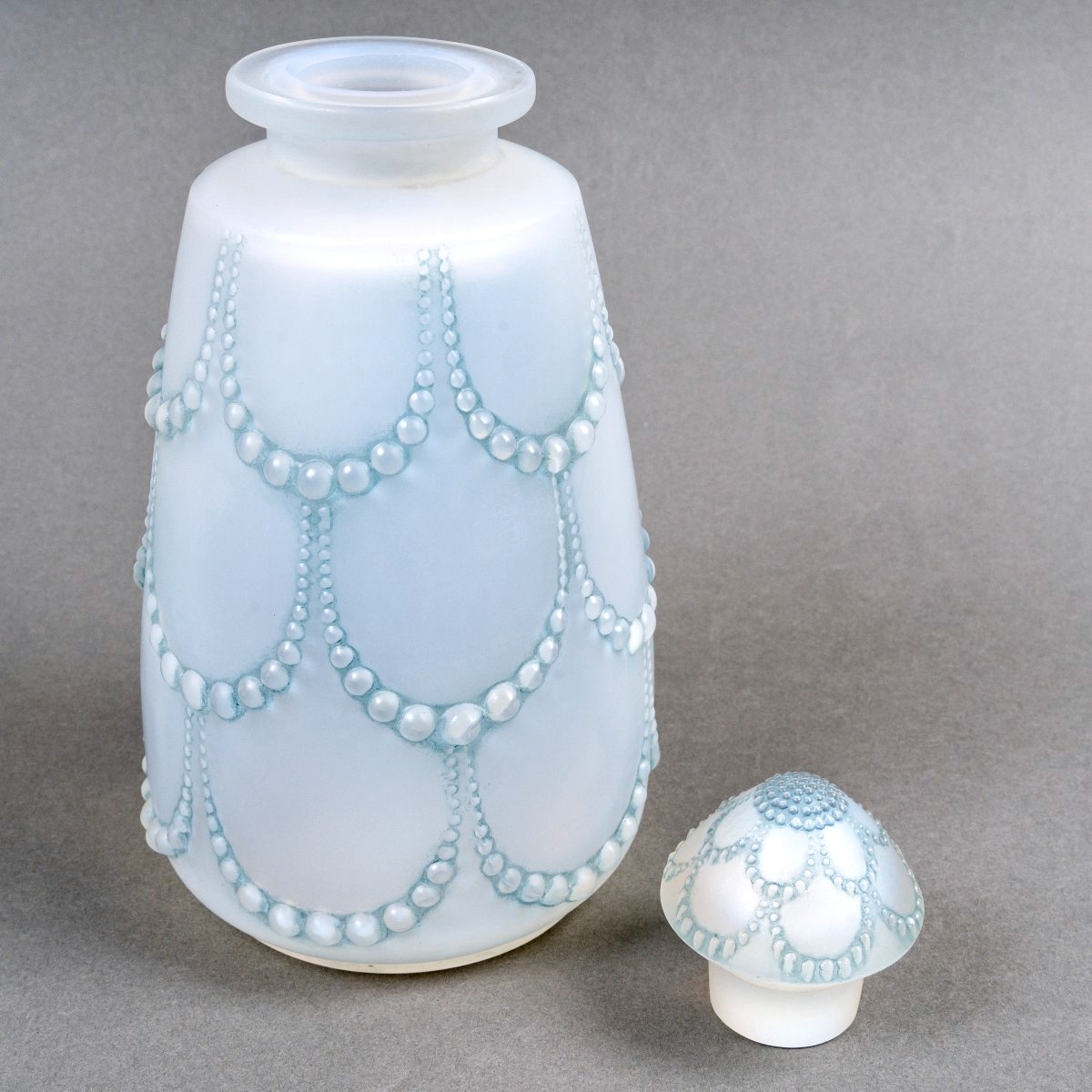 1926 René Lalique - Flacon Perles N°1 Verre Opalescent Patiné Bleu-photo-4