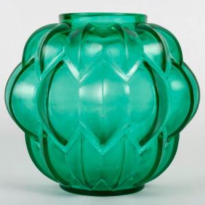 1927 René Lalique - Vase Nivernais Verre Vert Emeraude