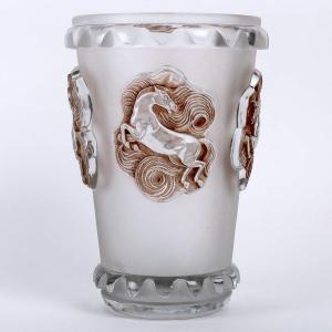 1942 René Lalique - Vase Camargue Verre Blanc Patiné Sépia