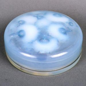 1921 René Lalique - Box Houppes Puffs Opalescent Glass With Blue Patina