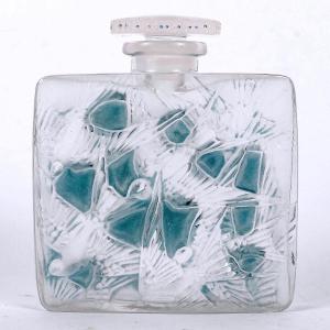 1920 René Lalique - Perfume Bottle Carré Plat Hirondelles Frosted Glass With Blue Patina