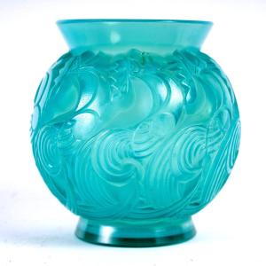1931 René Lalique - Vase Le Mans Cased Turquoise Glass