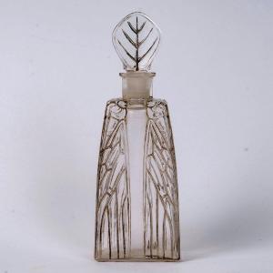 1910 René Lalique - Perfume Bottle Lotion Cigalia Glass With Grey Patina For Roger Et Gallet