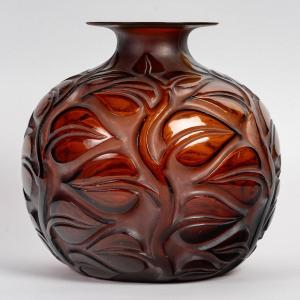 1926 René Lalique - Vase Sophora Red Amber Glass