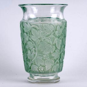 1941 René Lalique - Vase Deauville Glass With Green Patina