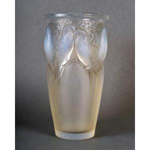 1924 René Lalique - Vase Ceylan Opalescent Glass With Grey Patina