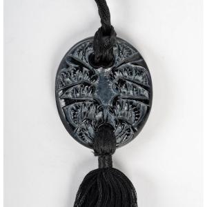 1920 René Lalique - Pendentif Guêpes Verre Noir Patiné Blanc