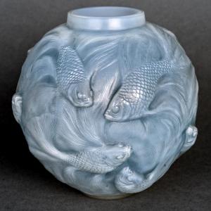 1924 René Lalique - Vase Formose Verre Opalescent Patiné Bleu
