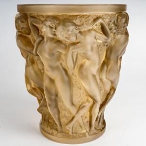 1927 René Lalique - Vase Bacchantes Verre Blanc Patiné Sépia