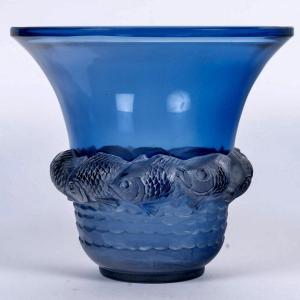1930 René Lalique - Vase Piriac Navy Blue Glass With White Patina