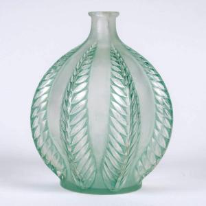 1924 René Lalique - Vase Malines Glass With Green Patina