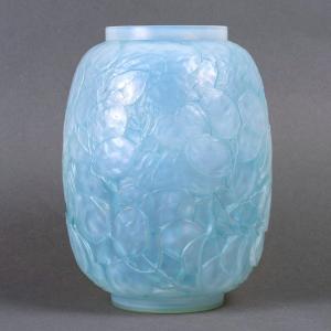 1914 René Lalique - Vase Monnaie Du Pape Opalescent Glass With Blue Patina
