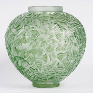 1920 René Lalique - Vase Gui Verre Blanc Patiné Vert