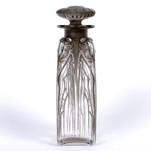 1910 René Lalique - Flacon Quatre Cigales Verre Blanc Patiné Gris