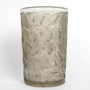 1923 René Lalique - Vase Epicea Glass With Green Patina