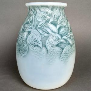 1928 René Lalique - Vase Borromee Peacocks Opalescent Glass With Blue Patina