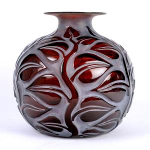 1926 René Lalique - Vase Sophora Verre Rouge Ambré Patiné Blanc
