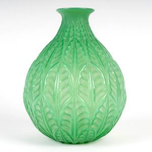 1927 René Lalique - Vase Malesherbes Cased Jade Green Glass